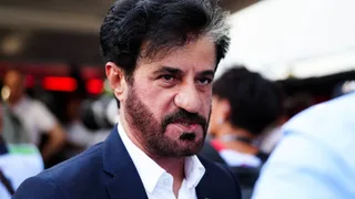 Pazza idea Ben Sulayem per sconfiggere le alleanze tra team: un motore standard fornito dalla FIA