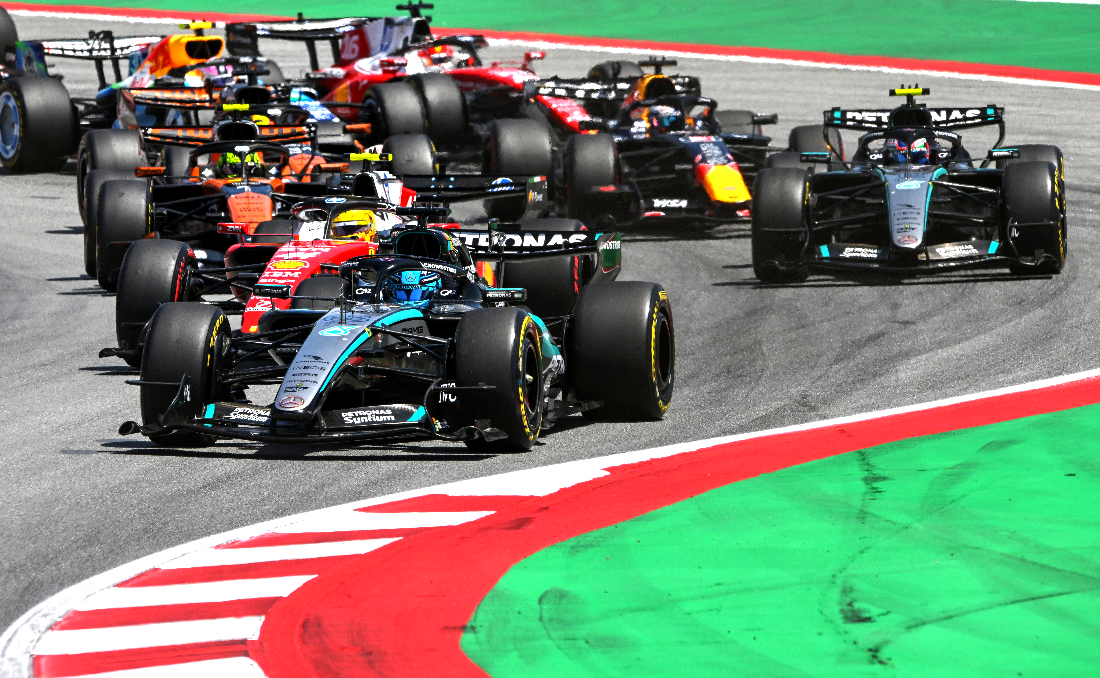 The more the merrier in F1 title fight, Russell says