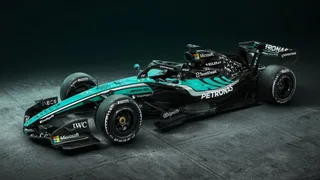 Mercedes presenta una livrea speciale per il GP del Bahrain a Sepang