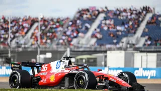 F1 | Trionfo Ferrari a Silverstone: Leclerc vince davanti a un fortunato Russell. Kimi frenato da un guasto