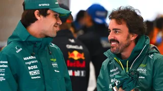 Button urges Alonso to stay a little longer at Aston