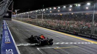 Max Verstappen dashes Singapore curse with a dominant win at the Marina Bay Street Circuit