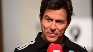 Wolff a testa alta: “Sì, ci sono problemi di affidabilità. Ma è meglio che avere un motore lento”