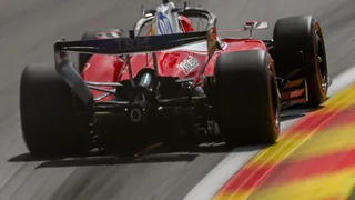 Leclerc: “Con la Ferrari SF-26 sto facendo passi avanti, ma non riesco a guidare ancora in modo del tutto naturale”