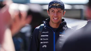 Albon extends Williams deal through 2027