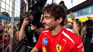 Aggiornamenti Ferrari, Leclerc difende Vasseur: “Fiducia cieca in Fred”