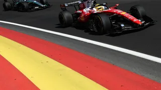 Mercedes precede Ferrari, ma le chiavi per la vittoria saranno tante: ecco quali