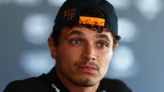 Norris spazientito richiama all’ordine McLaren: “Dobbiamo migliorare come squadra”. E spunta un team radio…