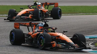 F1 | McLaren è l'altro "giallo" di Sepang: perché la MCL40 non ha brillato su una pista ritenuta favorevole?