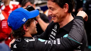 F1 | Toto Wolff e il difficile ruolo del "padre sportivo": vincere con Antonelli ma ritrovando Russell
