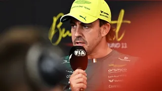 F1 | Alonso scettico: "Non esiste alcun pacchetto al mondo che può colmare il divario che abbiamo dagli altri"