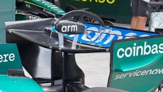 Alonso, grave problema all’ala posteriore compromette le Qualifiche Sprint. E il motore…