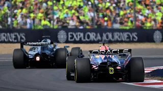 F1 drivers criticise ‘dangerous’ yo-yo racing in British GP sprint race
