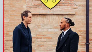 “Siamo alleati e non nemici”: così Hamilton si è riallineato con Elkann e Vigna