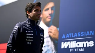 Carlos Sainz “not really” considering F1 future beyond Williams until summer break