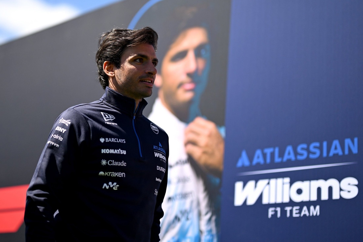 Carlos Sainz “not really” considering F1 future beyond Williams until summer break