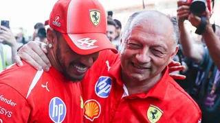 Vasseur giudica la Ferrari a metà stagione: “Bene, ma si potrebbe fare meglio. Non è abbastanza”