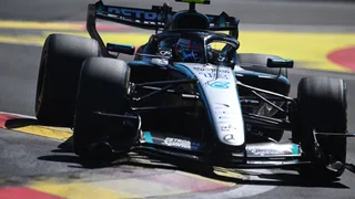 F1 | Antonelli sfrutta una VSC che beffa Norris e vince anche a Madrid. Leclerc 4°, Hamilton KO