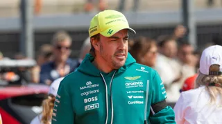 Fernando Alonso decision can wait as Aston Martin offers F1 future timeline update