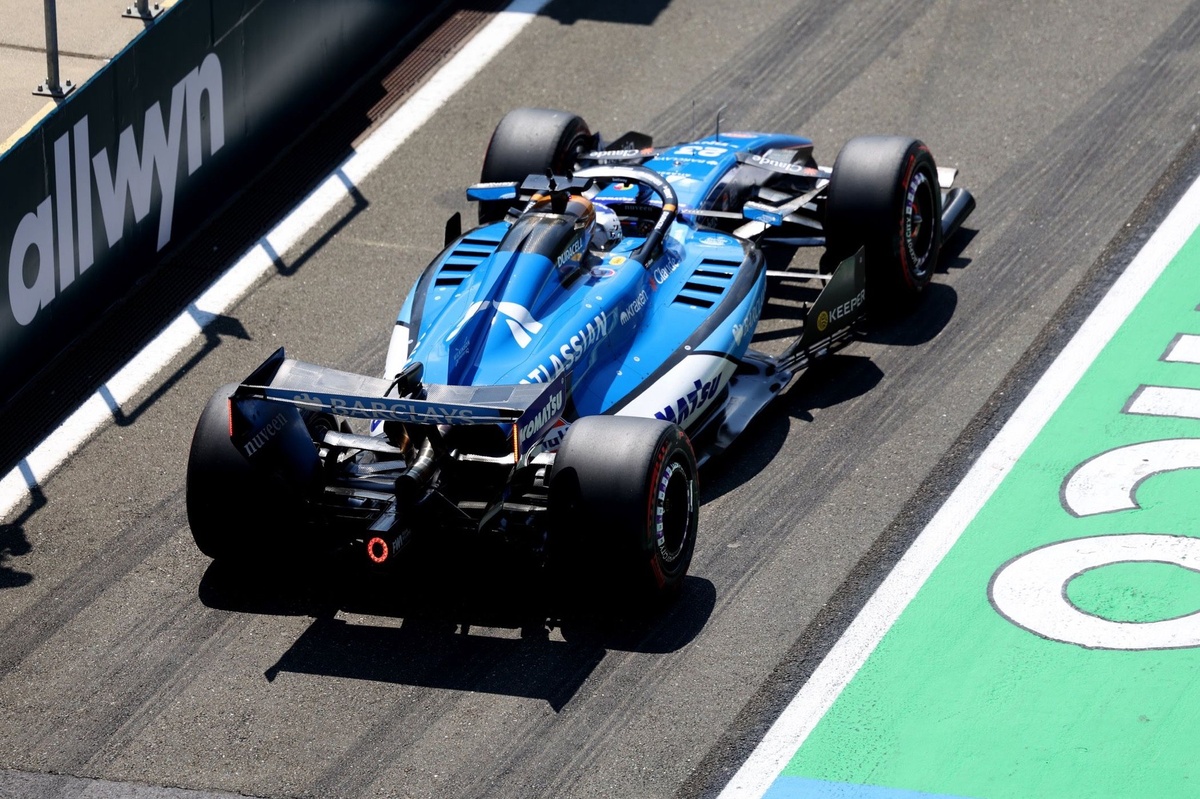 Williams plans “almost entirely new car” by Azerbaijan GP