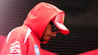 Ferrari davanti, ma Hamilton avverte: “Dobbiamo migliorare ancora”