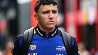 F1 | Hadjar ha superato l'infortunio al polso e torna in Red Bull a Baku. Lawson di nuovo in Racing Bulls