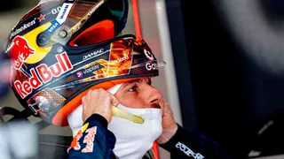 Verstappen furioso via radio: “Macchina aerodinamicamente rotta, che weekend di mer*a”