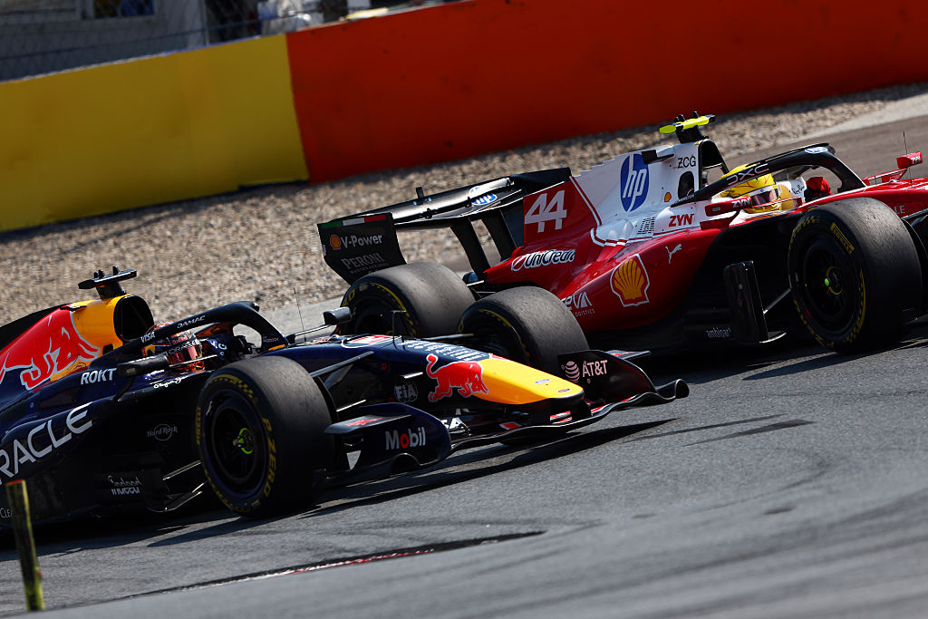 Hamilton expects power deficit to hurt Ferrari at Silverstone