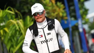 Valtteri Bottas chooses 350km bike ride over flight to Singapore Grand Prix