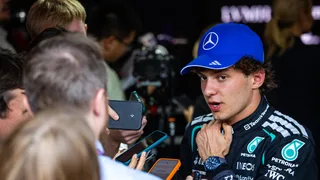 Mercedes protegge Antonelli: “Kimi ha fatto un errore, succede. Meglio oggi che in gara”