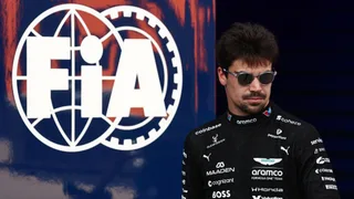 Tre penalità in meno di dieci giri: finale da mani nei capelli a Silverstone per Stroll