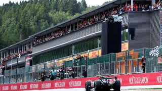 GP Belgio 2026, ordine di arrivo: Antonelli, colpo Mondiale! Kimi piega Leclerc e vola a +45 su Hamilton. Lewis 4° dietro Max, Russell k.o.
