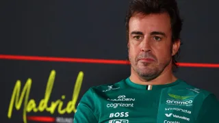 Fernando Alonso gives two-word answer to F1 future question amid 2027 hints