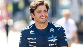 Carlos Sainz praises Kimi Antonelli for apology after “idiot” comment
