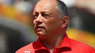 F1 | Vasseur: "Charles ha perso una posizione su Russell per la bandiera, ma guardiamo alla gara"