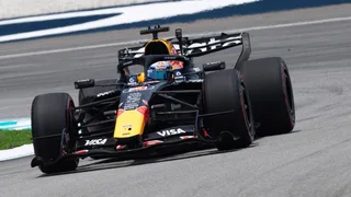 F1 | Sepang, la pista cambia le carte in tavola: Verstappen dà il primo segnale