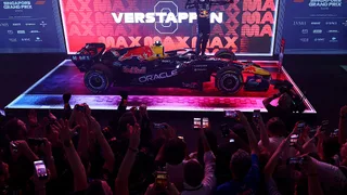 Verstappen breezes to first Singapore GP win as Antonelli brings title within reach