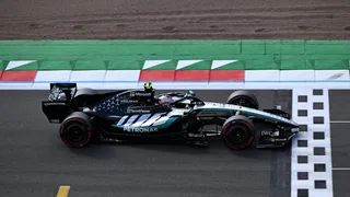 F1 | Un wheel shield spegne la rimonta di Antonelli: Mercedes deve fare ancora i conti con l'affidabilità