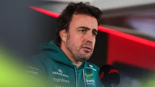 Aston Martin reveals Alonso decision timeline as F1 future talks continue