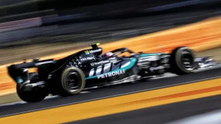 Mercedes teases “sizeable” F1 car upgrade after summer break