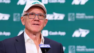 US billionaire Woody Johnson acquires minor Aston Martin F1 stake