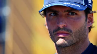 Carlos Sainz claims Fernando Alonso radio complaints provoked F1 Spanish GP penalty “like always”