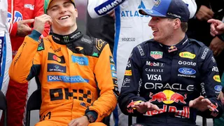 Piastri ha una clausola di rescissione che può far scattare nella pausa estiva. Si avvicina lo scambio con Verstappen?