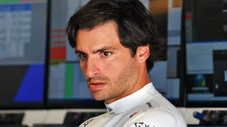 Carlos Sainz signs new "multi-year" F1 contract extension with Williams